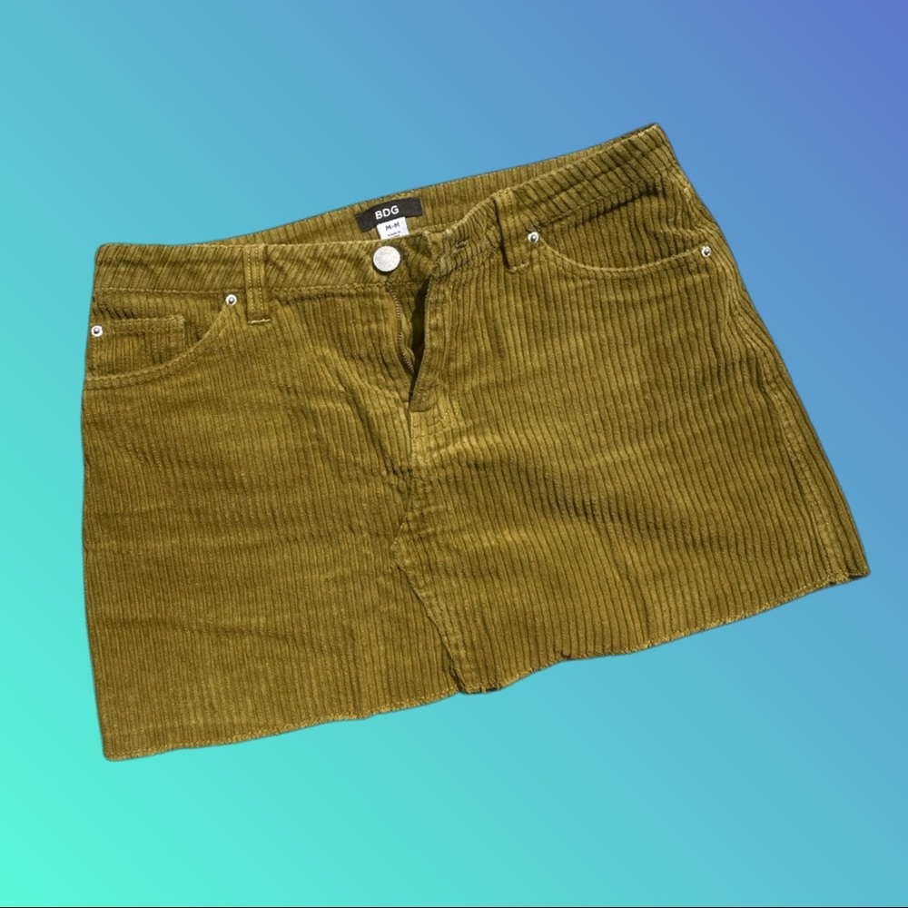 urban outfitters BDG green corduroy mini skirt 🍒